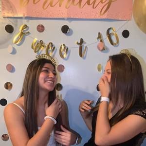 Meet your Posher, Alexus